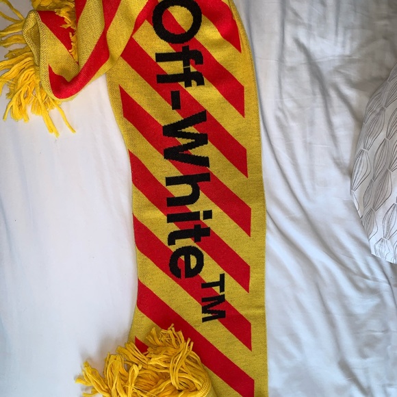 Off white arrow intarsia logo scarf - Picture 4 of 8